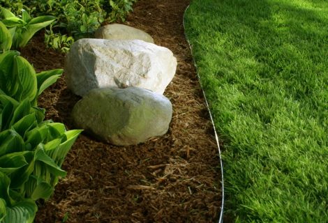 Plastic, Steel & Aluminum Edging